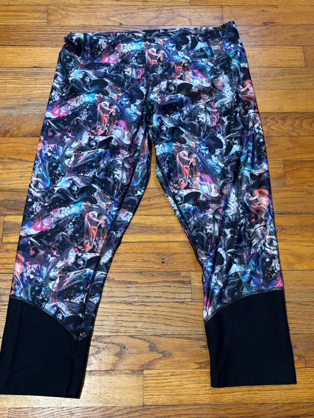 Lole Multicolor Capri Leggings with Black Hem Panels